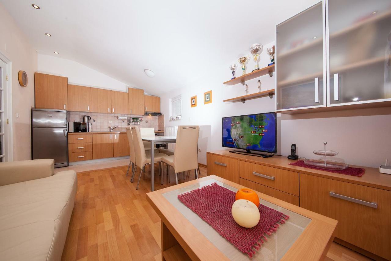 Family Apartments Marita Makarska Ngoại thất bức ảnh